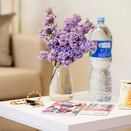 In - Free Parking Апартаменты