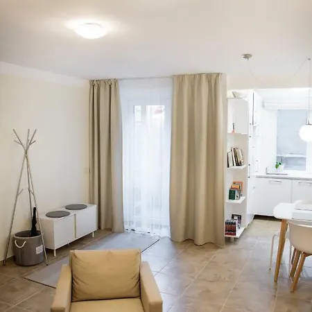 In - Free Parking Apartmán