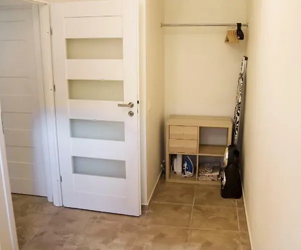 דירה In - Free Parking *