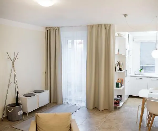 In - Free Parking דירה